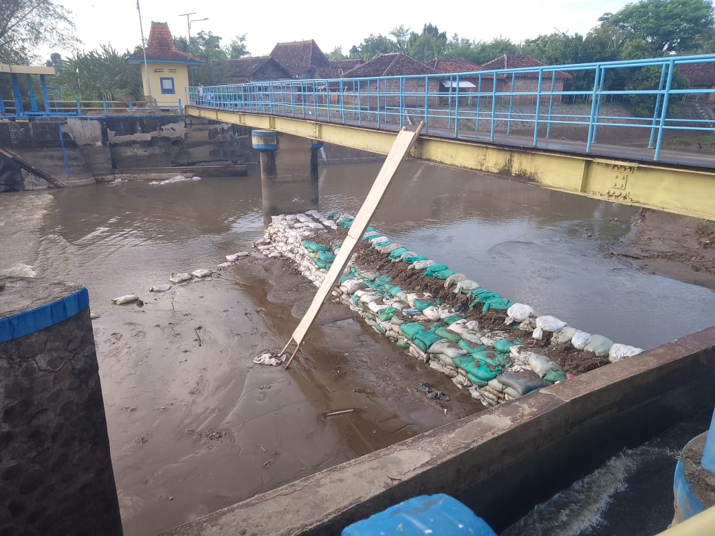 BENDUNGAN KERIK JEBOL LAGI